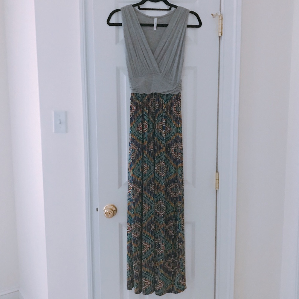 Maxi Dress. Gilli. Fits Size Small.